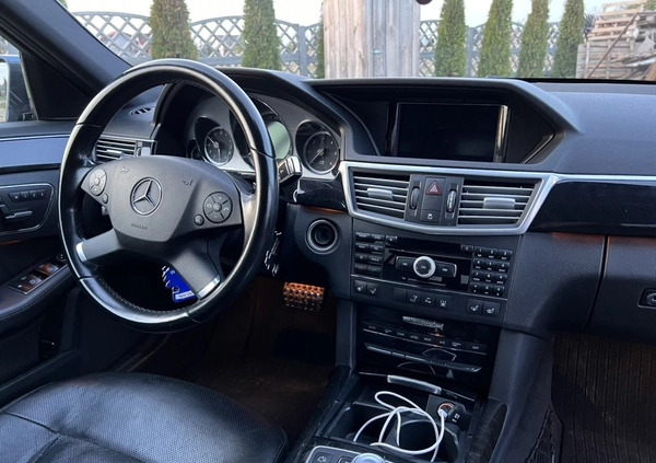 Mercedes-Benz Klasa E cena 41900 przebieg: 223000, rok produkcji 2010 z Koło małe 172